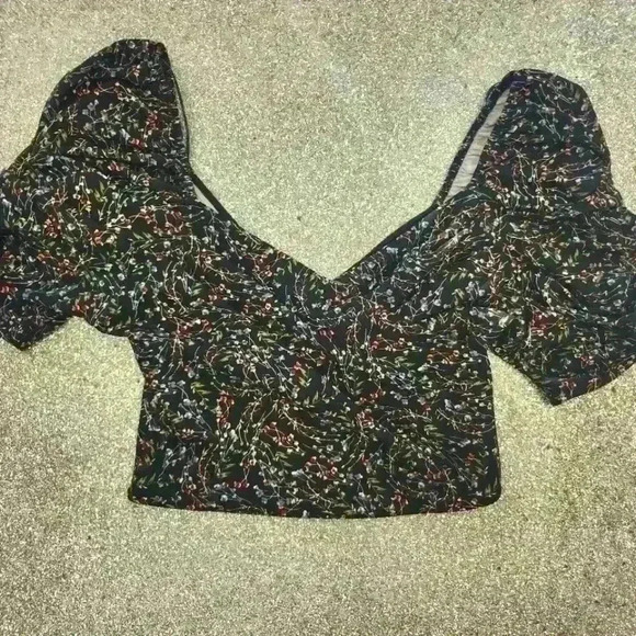 Revamped off the shoulder floral  crop top - Picture 1 of 4